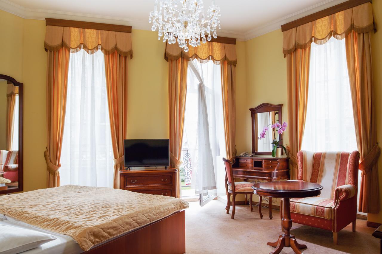 Lazensky Hotel Moskevsky Dvur Karlsbad Exteriör bild