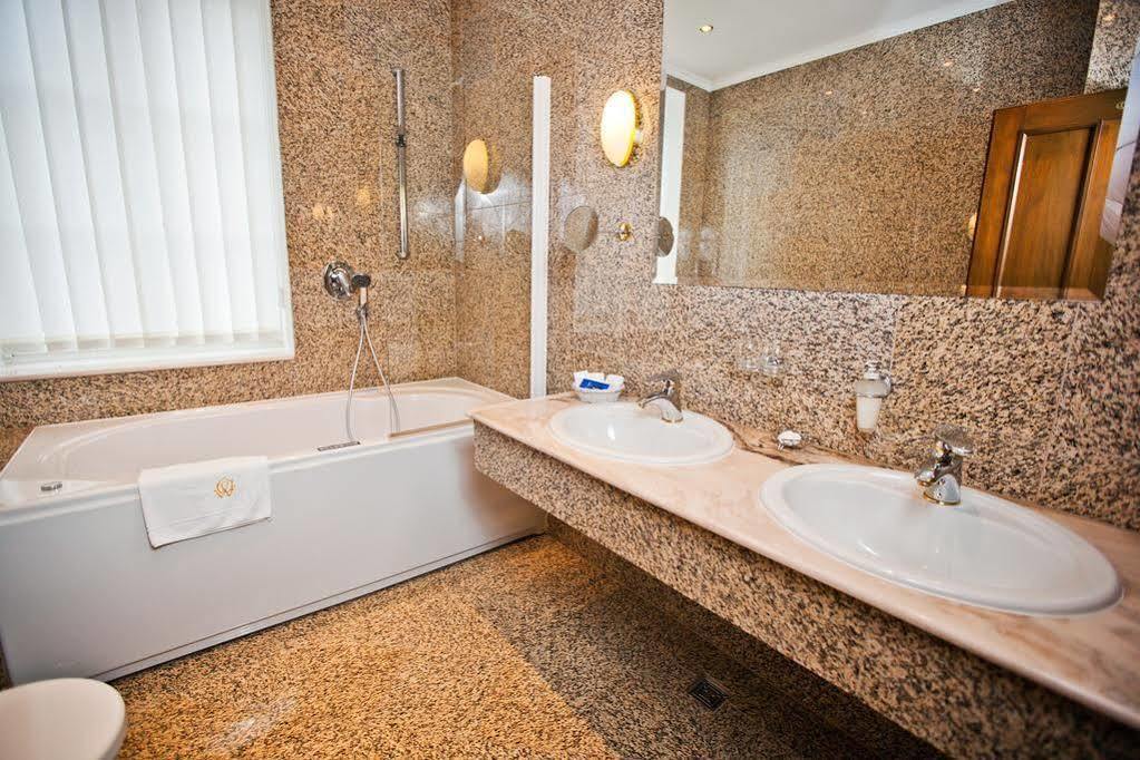 Lazensky Hotel Moskevsky Dvur Karlsbad Exteriör bild